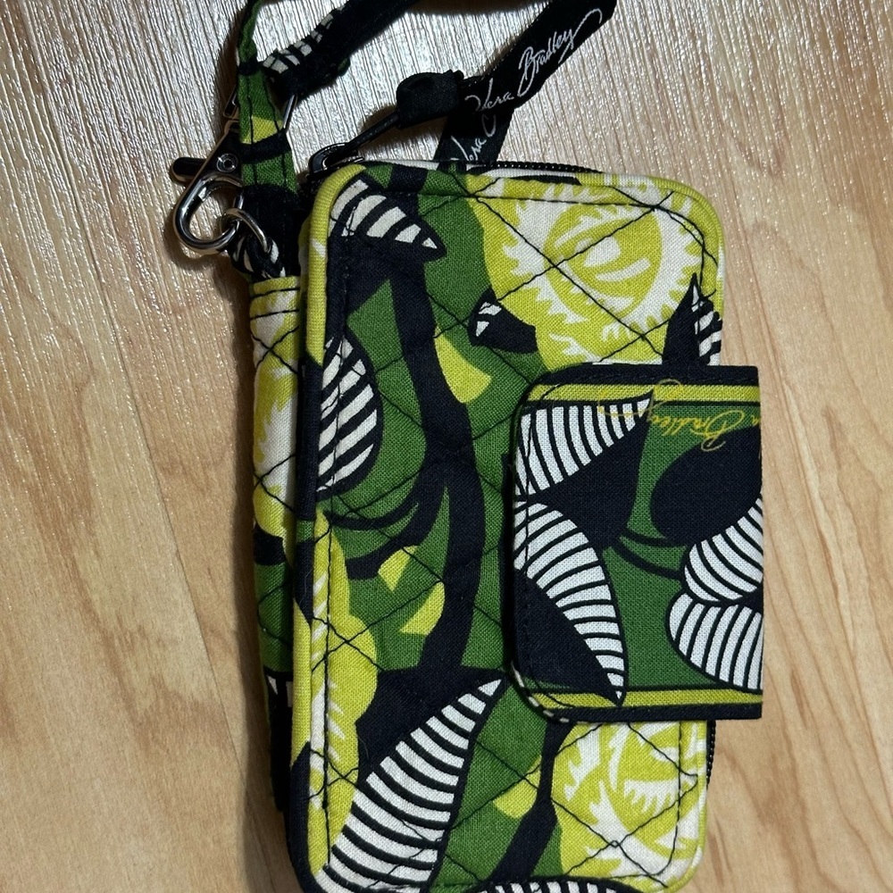 NWOT Vera Bradley Wallet with beautiful Pattern - Picture 10 of 10